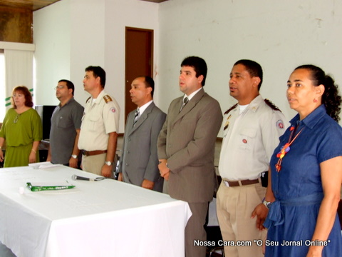 Da esq/direita Dra. Aurenita Figueredo (OAB), Cristiano (CEPEDES), Major Roberto (7&ordf;CIPM), Dr. Jo&atilde;o Alves Neto (promotor p&uacute;blico), Dr. Evy Paternostro (23&ordf; Coorpin), Capit&atilde;o PM Kleber, e Ivonete (Cepedes)