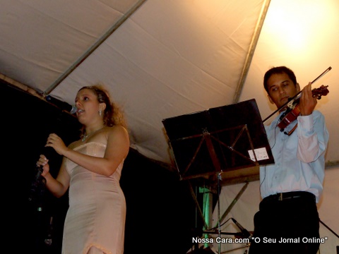 Maria Od&iacute;lia Quadros e o Maestro Leandro