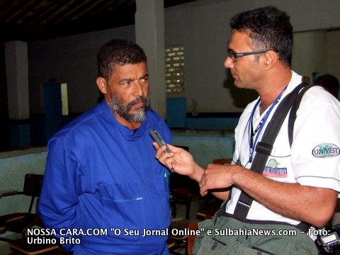 Abisalde Santiago residente as margens do Buranh&eacute;m sendo entrevistado pelo nosso parceiro do SulbahiaNews