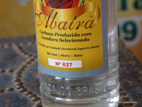Garrafa de Cachaça produzida com uma cepa especial pelo agricultor Dermerval do Espírito Santo