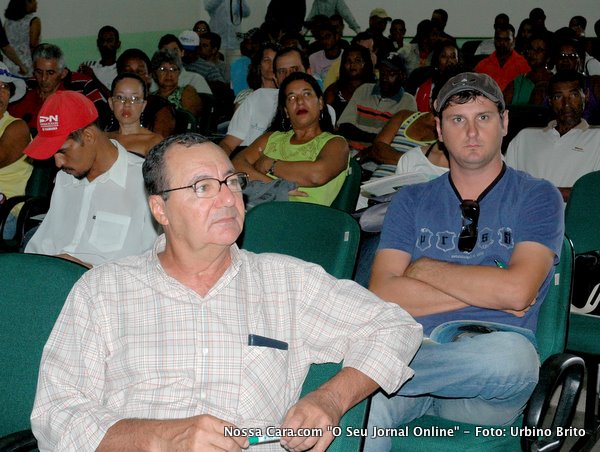 Em primeiro plano Id&aacute;licio Viana e Ricardo Covre (ambos do Sindicato dos Produtores Rurais de Itabela 
