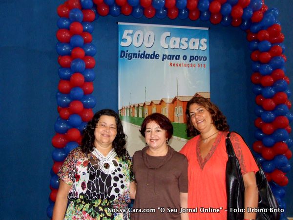 Da esq/direita a vereadora Ruthe Contadora, Maria Manezes (vice prefeita) e Carm&eacute;m L&uacute;cia Gerino Maciel (presidente d C&acirc;mara)