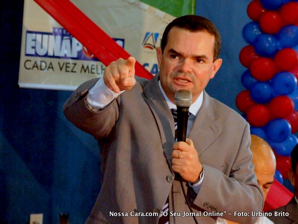 O superintendente da Caixa Paulo Neves fala sobre a assinatura dos contratos e espera que os mutu&aacute;rios n&atilde;o repassem suas casas