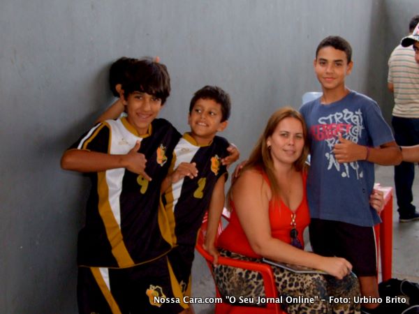 Aqui a dona M&ocirc;nica esposa de Artur Nunes e que dirige a esolinha juntamente com marido 