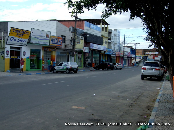 Por volta das 14h40mim as ruas da cidade estavam totalmente vazia a exemplo da 5 de novembro
