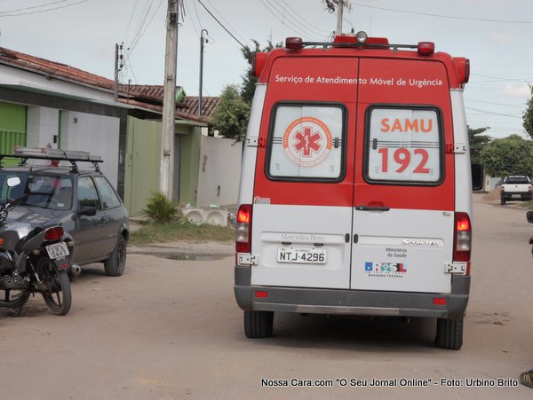 No momento em que chegamos ao local a ambul&acirc;ncia do SAMU estava saindo levando  os dois feridos para o hospital