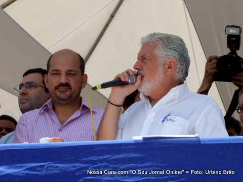 O governador Jaques Wagner se comprometeu perante o povo na conclus&atilde;o da obra do projeto Viver Melhor e n&atilde;o cumpriu
