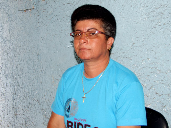 Azinete Brito Santos, se sente lezada nos seus direitos de cidadã