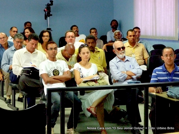 P&uacute;blico composto de jornalistas, ambientalistas e membros da sociedade em geral