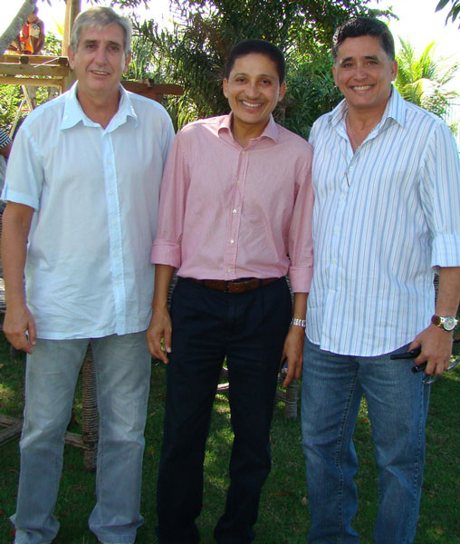 Da esq/direta Miguel Ballejo, Gilberto Abade e o prefeito Jânio Natal