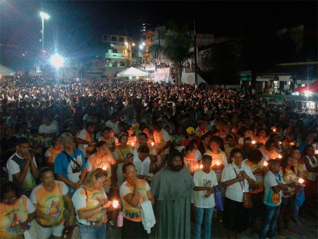 Peregrina��o chegou ao Santu�rio de Candeias por volta das 19h deste domingo (Foto: M�nica Valle/Pastoral da Comunica��o do Santu�rio de Nossa Senhora das Candeias)