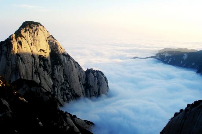 Chegando ao cume do monte � poss�vel admirar a espl�ndida paisagem que o monte oferece - Foto: Divulga��o/Governo da China