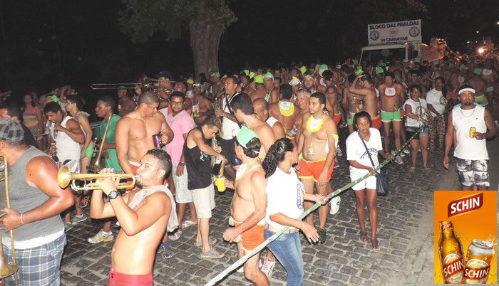 4/2/2016: Bloco Cabeça de Touro no Skola Bar - Porto Seguro (BA)