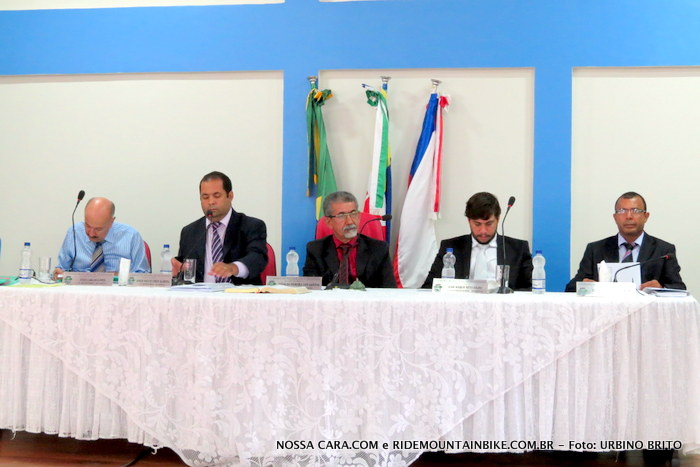 Mesa diretora da C�mara, da esq/direita Dr. Jo�o Lopes, Jorge Ma�cio, Vav� da Farm�cia, Jos� Ramos, e N�dio da Rony.
