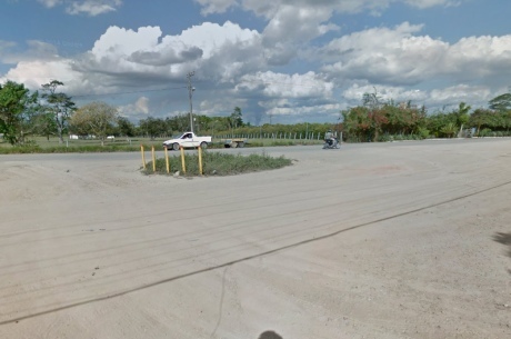  Mulher foi cercada por dois homens no bairro Novo Horizonte Google Street View / Reprodu��o 