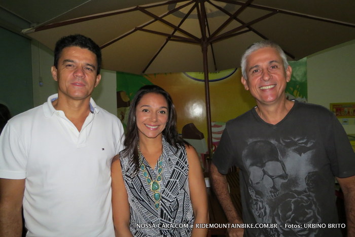 Luiz Carlos Brito e Janete (Hotel Porto N�polis), com Jsucelino Pires (Souza Ciclo)