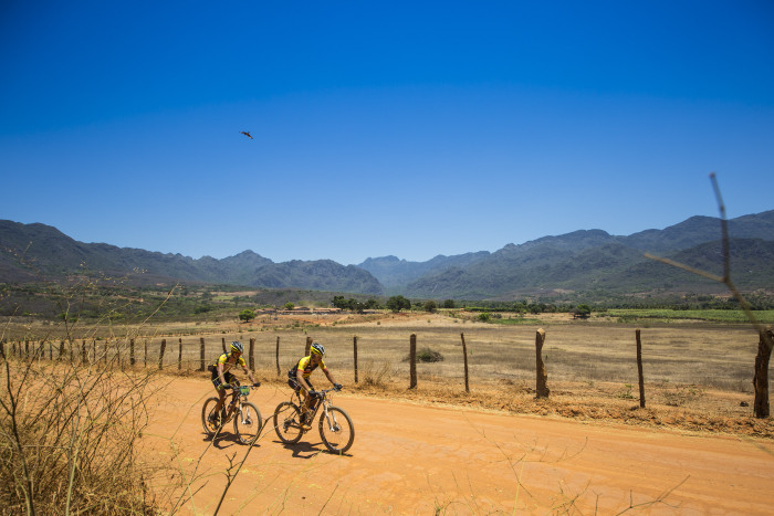 Jiri Novak e Hans Becking reduziram diferen�a para os l�deres - Foto: Fabio Piva / Brasil Ride