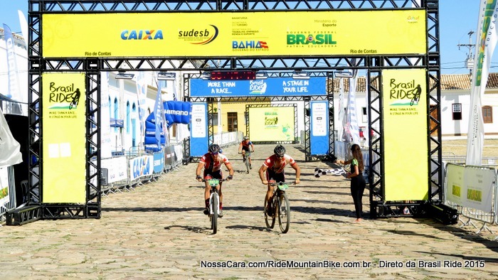 Beto Boaretto e Victor Lavinsk, cruzam a linha de chegada
