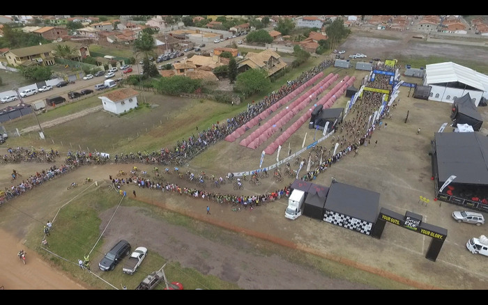 �ltima largada em Mucug� neste s�bado - Foto: Produta C�lula / Brasil Ride