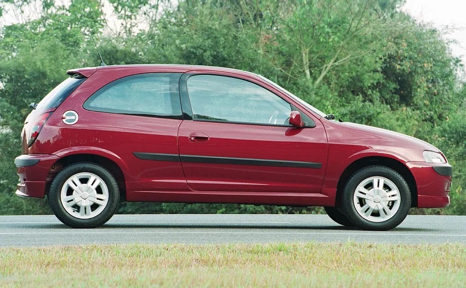 Chevrolet Celta 2000 - Foto: Divulgação